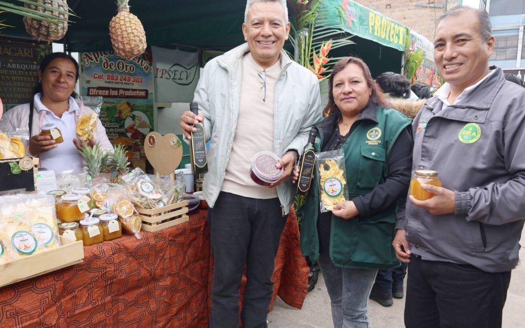 MÁS DE 70 PRODUCTORES LLEVARON DEL «CAMPO A LA MESA» PRODUCTOS FRESCOS Y A PRECIOS JUSTOS REALIZADO EN LA SEDE CENTRAL DE LA DIRECCIÓN REGIONAL AGRARIA