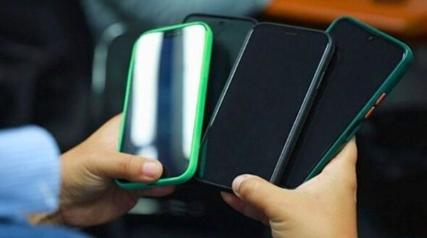 ¿RECIBISTE UN MENSAJE SOBRE EL BLOQUEO DE TU CELULAR? ESTO ES LO QUE DEBES HACER DE INMEDIATO