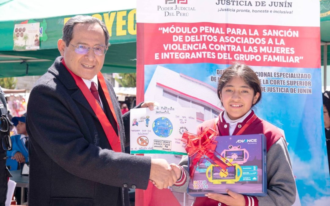ESCOLARES DE LA PROVINCIA DE JUNÍN PARTICIPAN EN CONCURSO “PINCELADAS DE PAZ” CONTRA EL MALTRATO INFANTIL