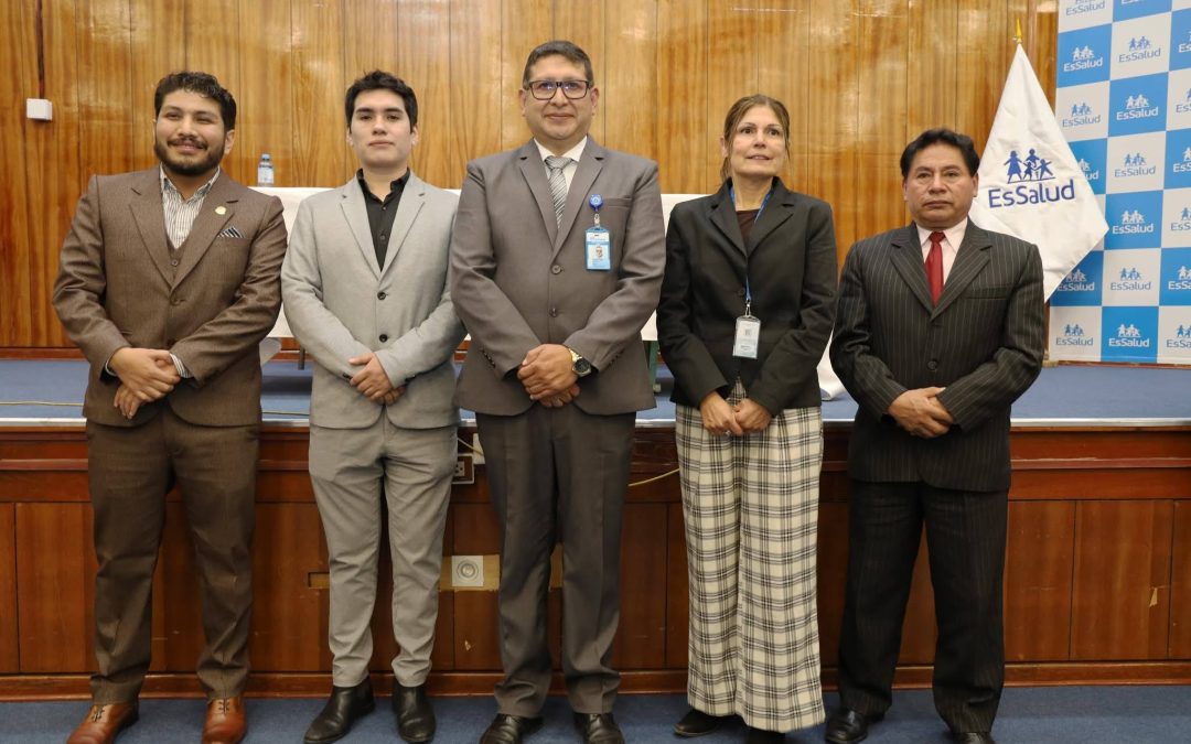 DR. ÁNGEL SÁNCHEZ ASUMIÓ LA GERENCIA DE ESSALUD DE JUNÍN