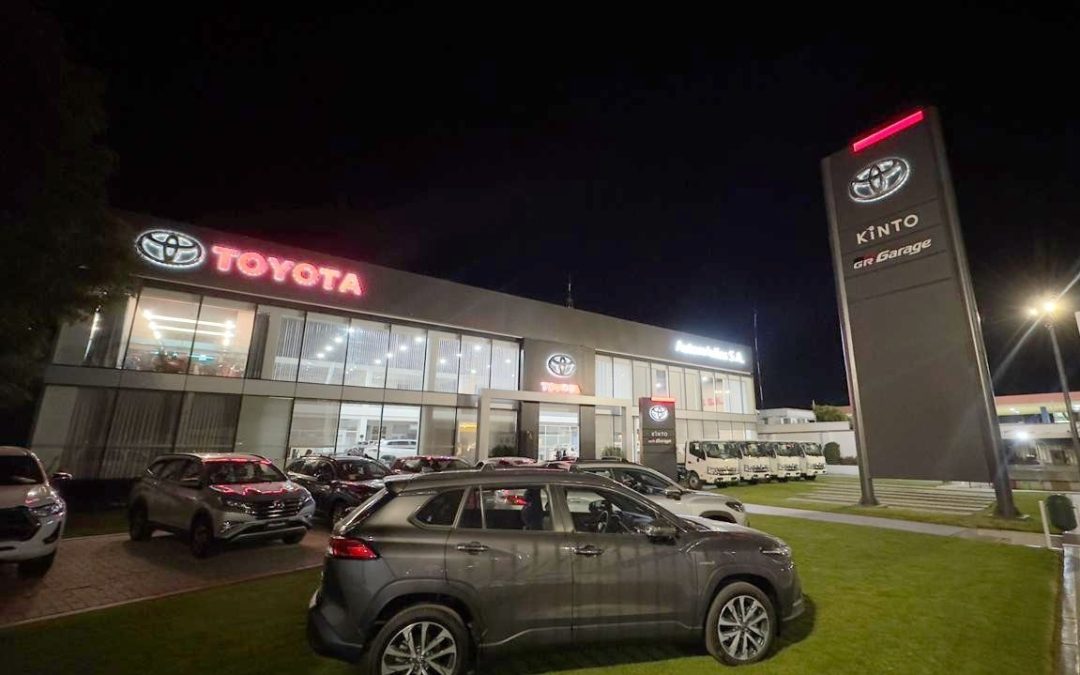 TOYOTA DEL PERÚ Y AUTOMÓVILES HUANCAYO PRESENTAN SU RENOVADA TIENDA, INCORPORANDO LOS NUEVOS ESTÁNDARES DE MARCA Y EXPERIENCIA DIGITAL PARA SUS CLIENTES