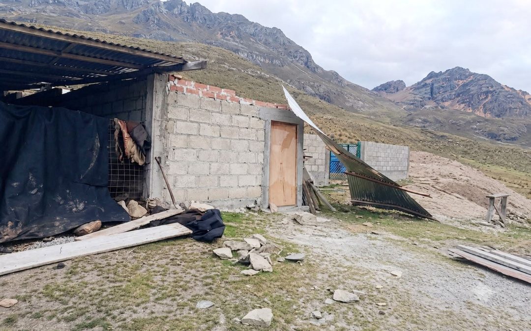 VIENTOS FUERTES DEJAN 15 VIVIENDAS AFECTADAS EN YANAHUANCA Y MOVILIZAN AYUDA PARA FAMILIAS DAMNIFICADAS EN LA REGIÓN PASCO