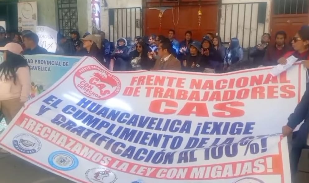 TRABAJADORES CAS DE NUEVE INSTITUCIONES EXIGEN AL MINISTERIO DE ECONOMÍA LA COMPENSACIÓN POR TIEMPO DE SERVICIOS Y GRATIFICACIÓN AL 100 %