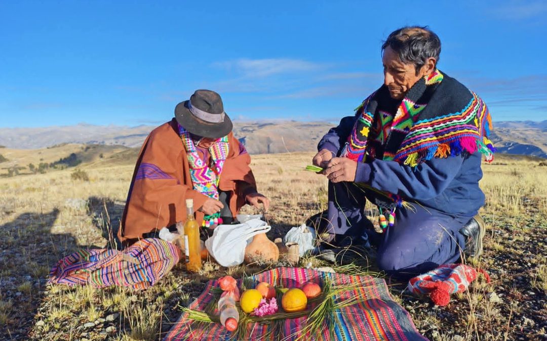 USUARIOS DE PENSIÓN 65 PRESERVAN CEREMONIA MUSUQWATA PARA ASEGURAR FERTILIDAD DE LA TIERRA EN CCACCASIRI, HUANCAVELICA