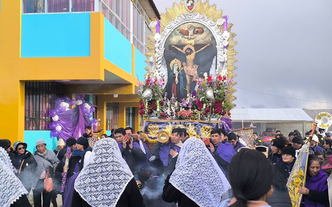 JUNÍN SE VISTE DE MORADO: SEÑOR DE LOS MILAGROS INICIÓ SU RECORRIDO PROCESIONAL POR LAS CALLES DE LA CIUDAD HEROICA