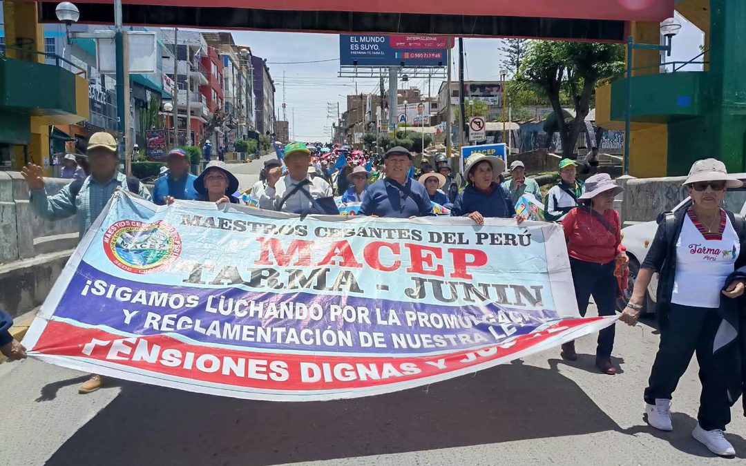 MULTITUDINARIO PARO DE PROFESORES ACTIVOS EN RESPALDO A LOS MAESTROS DEL MACEP