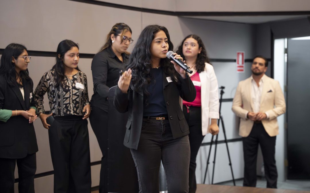 Jóvenes peruanos buscan humanizar la inteligencia artificial para enfrentar la soledad y la desconexión social